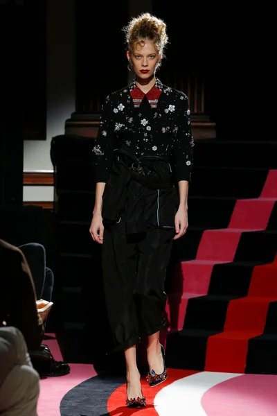 Look 44